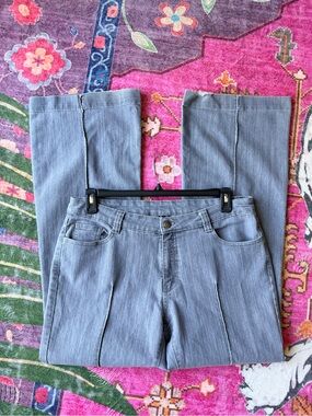 A.Z.I. Gray Stretch Bootcut Jeans Size 12 – Pintuck Seam Y2K Denim